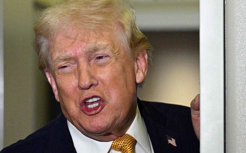 US President Donald Trump departs Palm Beach en route to the White House