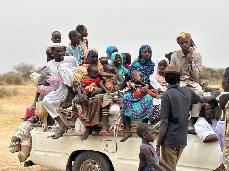 {"ar":"??? ????? ??? ?? ????? ?????? ????? ?????? ???? ?? ??????. ?? ????? ????? ???????? ??? ???? ?? 12 ????? ??? ?? ??????.","hi":"????? ??? ???? 22 ?????? ?? ????? ?? ????, ??????? ??? ????????? ?? ??? ???.","ru":"????? ????? ?? ?????? ???????? ? ???????? ???????.","sw":"Msafara uliojaa familia zilizofurushwa ukikimbia El Fasher, Kaskazini mwa Darfur, kutafuta usalama. Kote Sudan, zaidi ya watu milioni 12 wamefurushwa kutoka makazi yao.","en":"A caravan full of displaced families fleeing North Darfur's El Fasher in search of safety. Across Sudan, more than 12 million people have been driven from their homes.","fr":"Une caravane de familles déplacées fuyant El Fasher, dans le nord du Darfour, en quête de sécurité.","ur":"????? ??? ??? ???? ??? ???? ?? ????? ??? ???? ??? ??? ?????? ?? ????? ????","es":"Una caravana llena de familias desplazadas que huyen de El Fasher, en Darfur del Norte, en busca de seguridad. En todo Sudán, más de 12 millones de personas se han visto obligadas a abandonar sus hogares."}