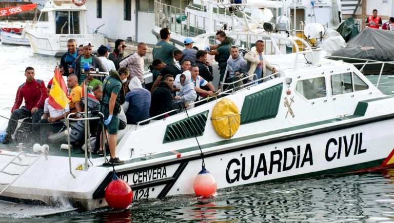 INTERCEPTADOS 26 INMIGRANTES EN DOS PATERAS EN LAS COSTAS MURCIANAS
